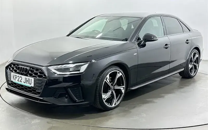 Usado Audi A4 Black Edition 150 HP (110 kW) 2021 Preto Sedan