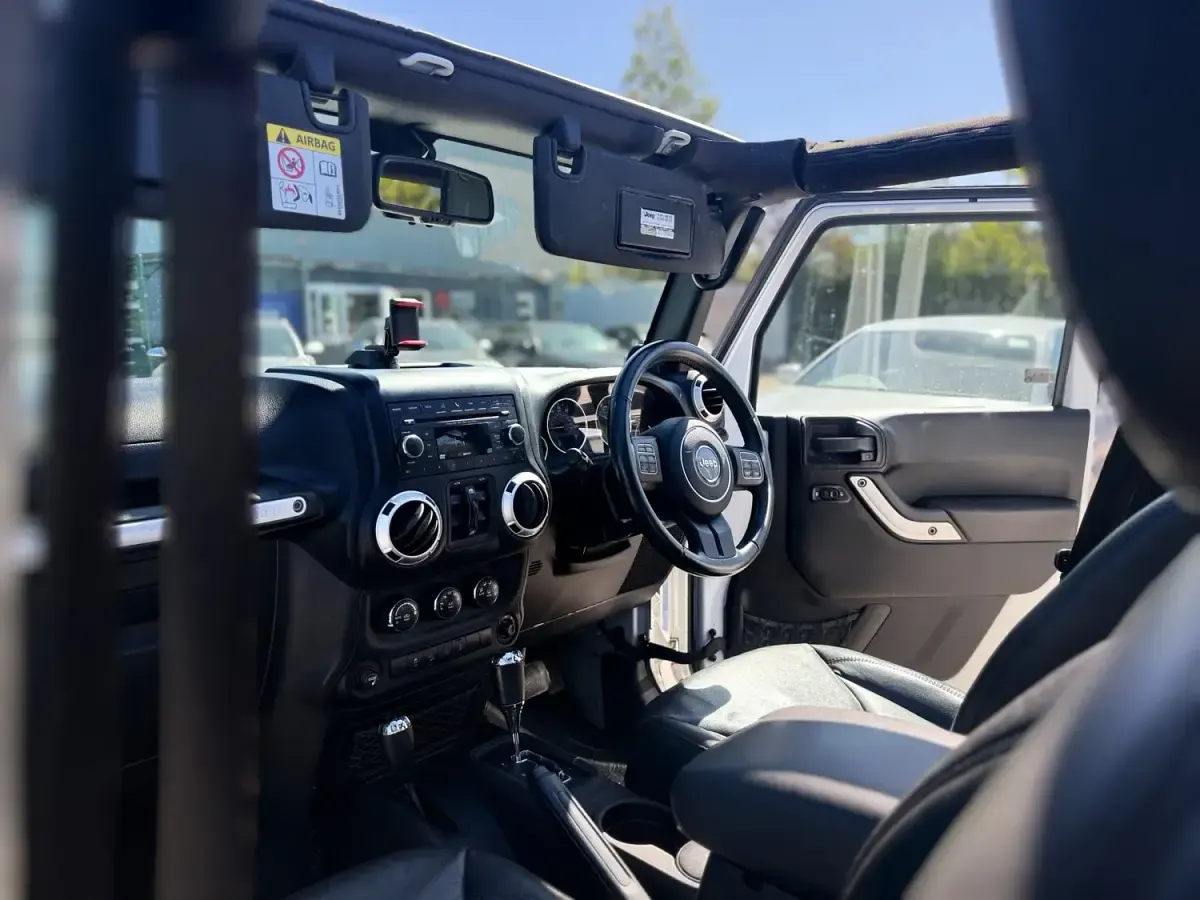Begagnad Jeep Wrangler Sahara 197 HK (144 kW) 2014 Vit SUV