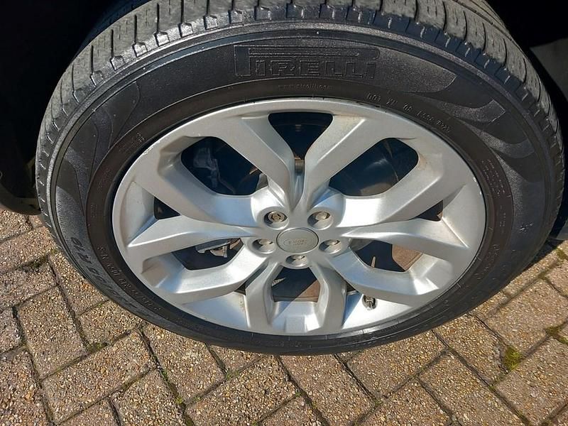 Used Land Rover Discovery Sport HSE 180 HP (132 kW) 2017 Green SUV