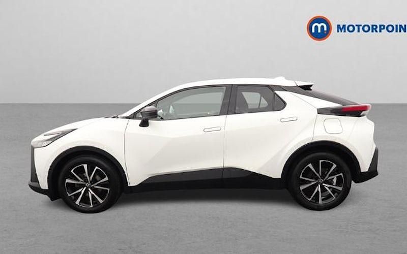 Used Toyota C-HR Design 140 HP (102 kW) 2026 SUV