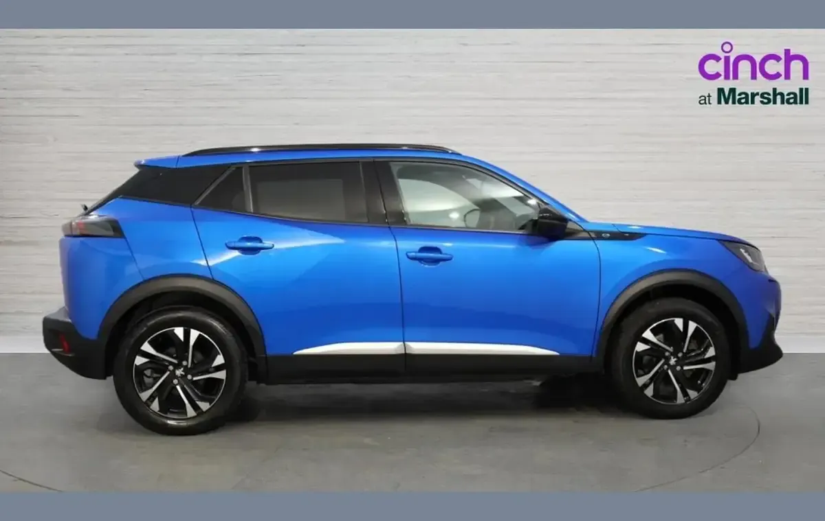 Usado Peugeot e-2008 Allure+ 100 kW (136 CV) 2023 Azul SUV