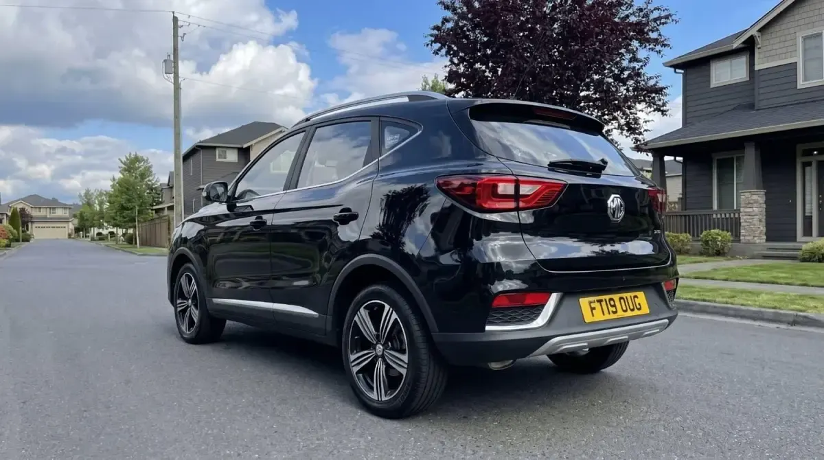 Usado MG ZS Exclusive 111 HP (81 kW) 2019 Preto SUV