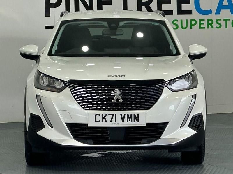 Used Peugeot 2008 Allure 100 HP (73 kW) 2021 White SUV