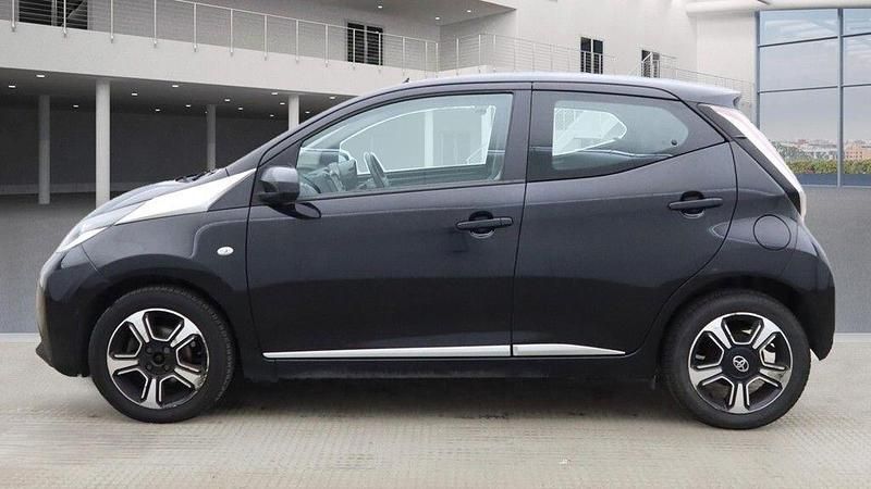 Black Used 2015 Toyota Aygo X-clusiv Hatchback | £4,295 (Fair price) - Image 1/4