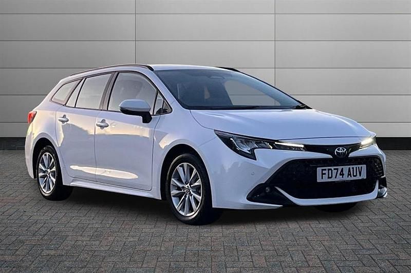 Used Toyota Corolla Sport 140 HP (102 kW) 2024 White Estate