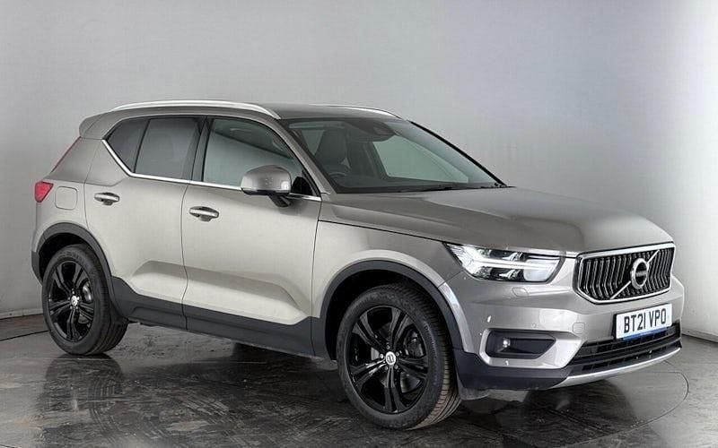 Used 2022 Volvo XC40 Inscription SUV | £21,400 (Fair price) - Image 1/3