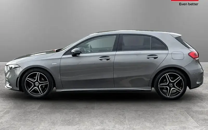 Begagnad Mercedes A200 Executive 163 HK (119 kW) 2022 Halvkombi