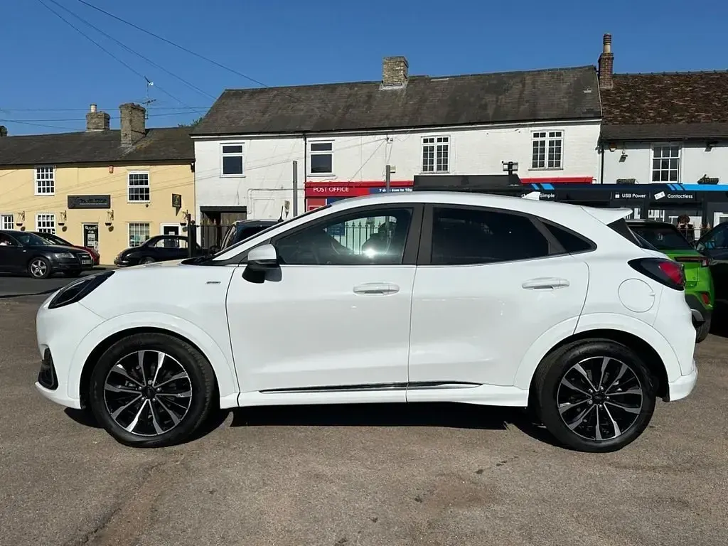 Usado Ford Puma ST-Line 125 HP (91 kW) 2023 Branco SUV