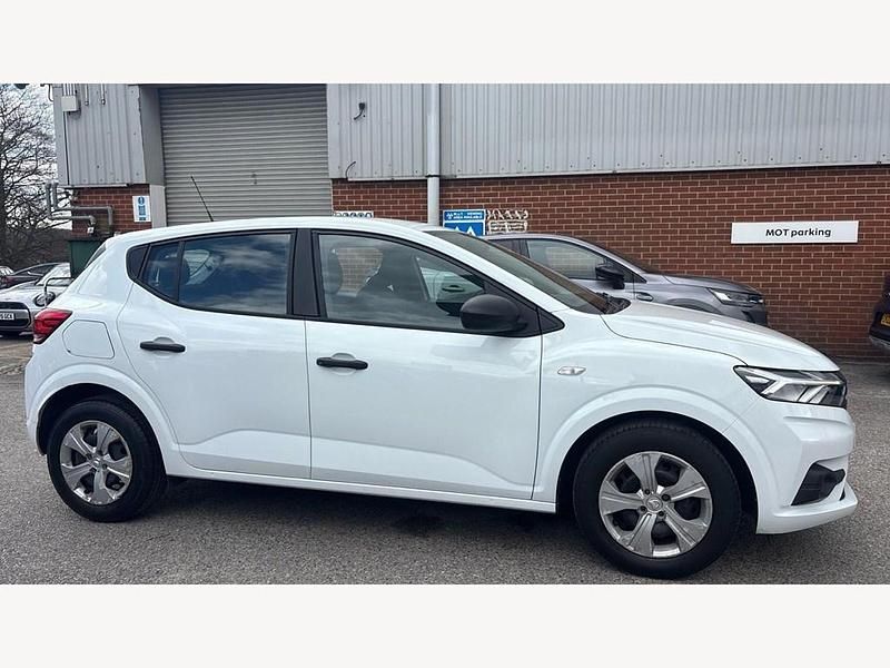 Used Dacia Sandero Essentiel 2022 White Hatchback