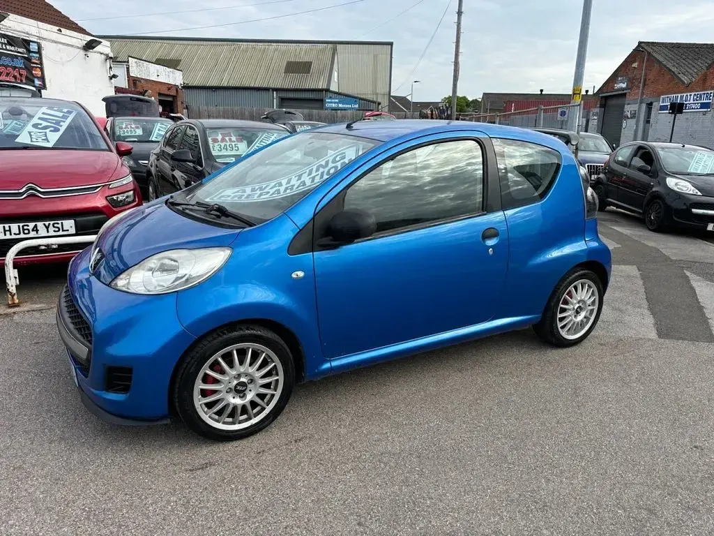 Used Peugeot 107 68 HP (50 kW) 2012 Blue Hatchback