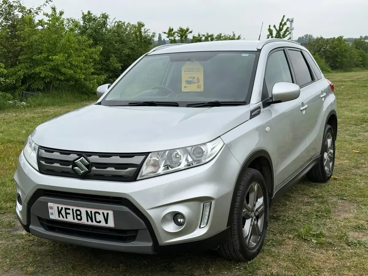 Używany Suzuki Vitara SZ-T 120 KM (88 kW) 2018 Srebrny SUV