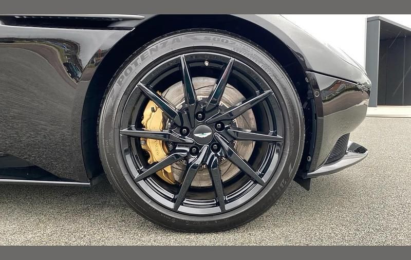 Used Aston Martin DB11 528 HP (388 kW) 2021 Black Coupe