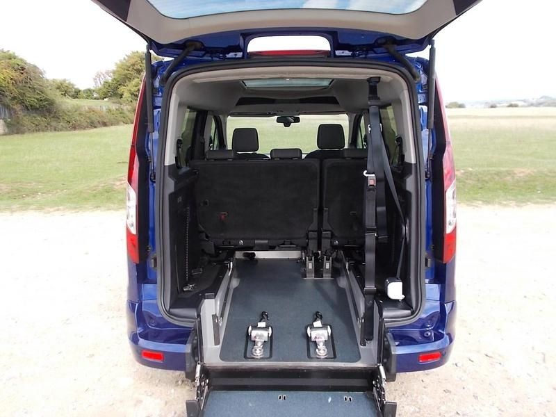 Used Ford Tourneo 2015 Blue MPV