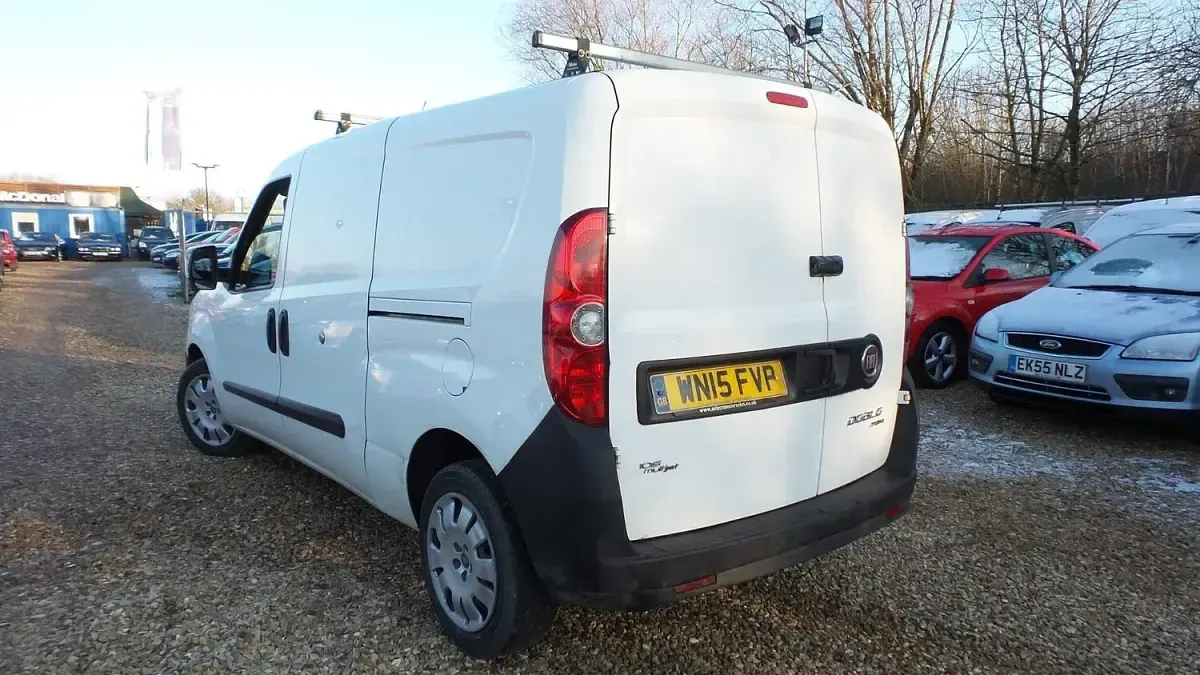 Used Fiat Doblò 105 HP (77 kW) 2015 White MPV