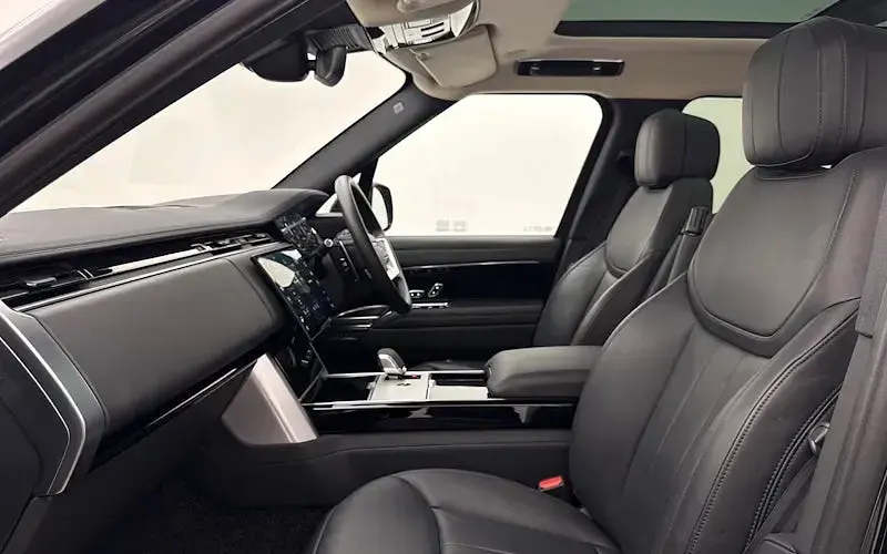 Used Land Rover Range Rover HSE 460 HP (338 kW) 2026 SUV
