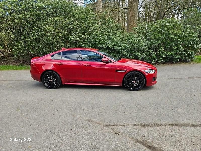 Used Jaguar XE Ingenium 200 HP (147 kW) 2019 Red Sedan