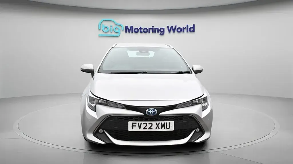 Begagnad Toyota Corolla 122 HK (89 kW) 2022 Silver Kombi