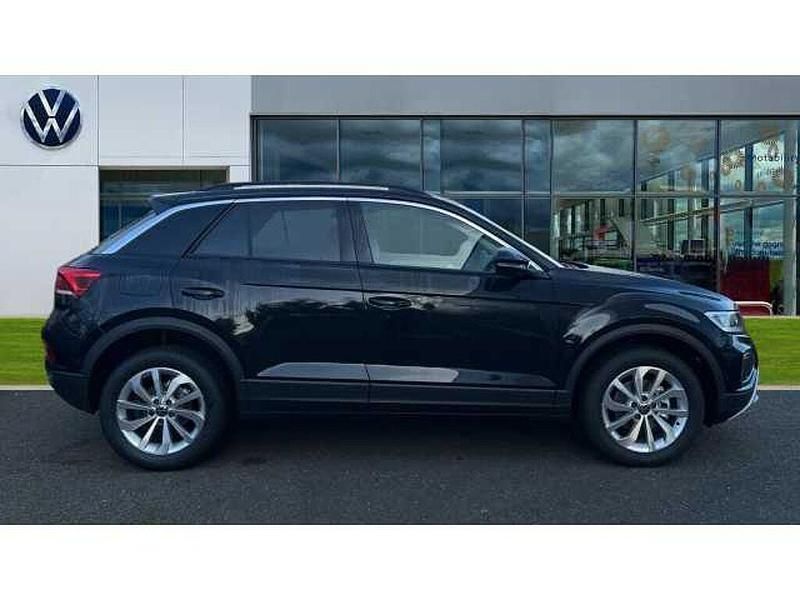 New VW T-Roc Match 150 HP (110 kW) 2025 Deep black pearl SUV