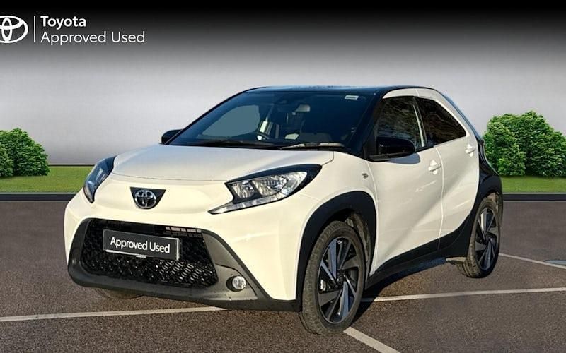Used Toyota Aygo X 72 HP (52 kW) 2024 White SUV