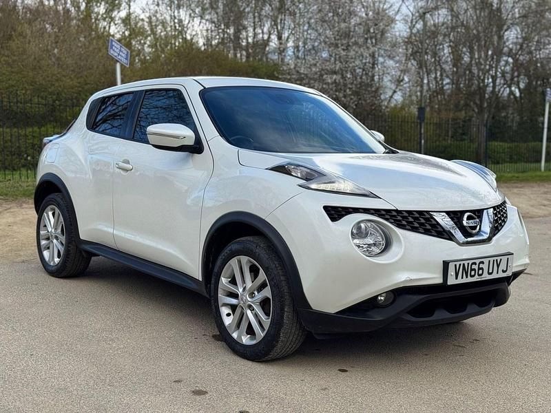 Used Nissan Juke N-Connecta 110 HP (80 kW) 2016 White SUV