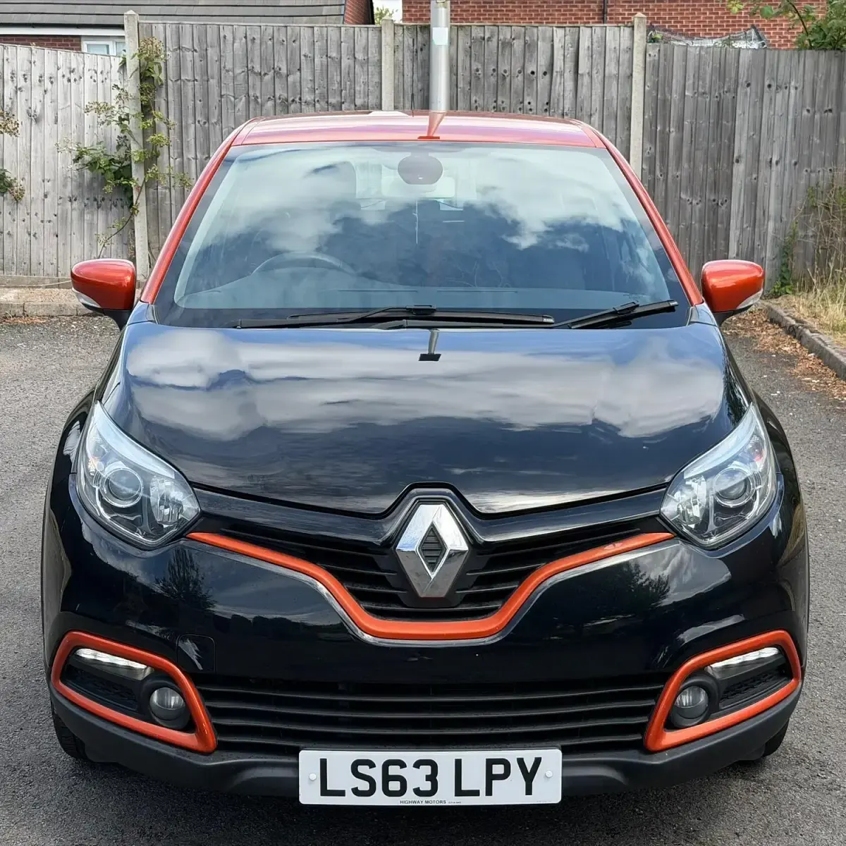 Used Renault Captur Dynamique 90 HP (66 kW) 2013 Black/orange SUV