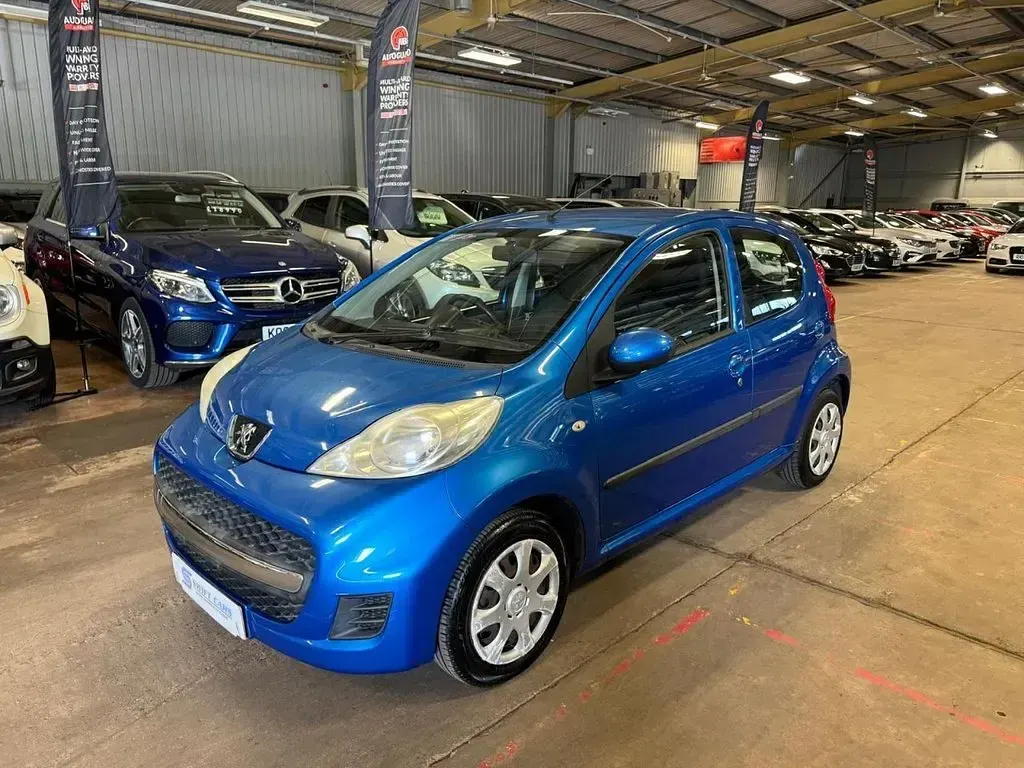 Used Peugeot 107 68 HP (50 kW) 2009 Blue Hatchback