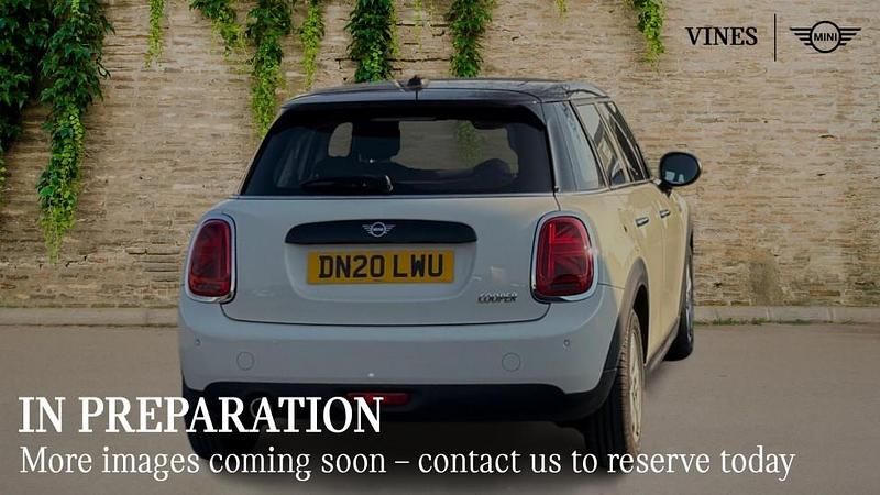 Used Mini Cooper Classic 134 HP (98 kW) 2020 White Hatchback