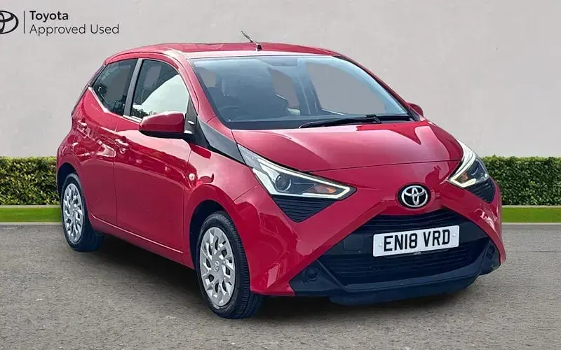 Usado Toyota Aygo X-play 72 HP (52 kW) 2020 Citadino