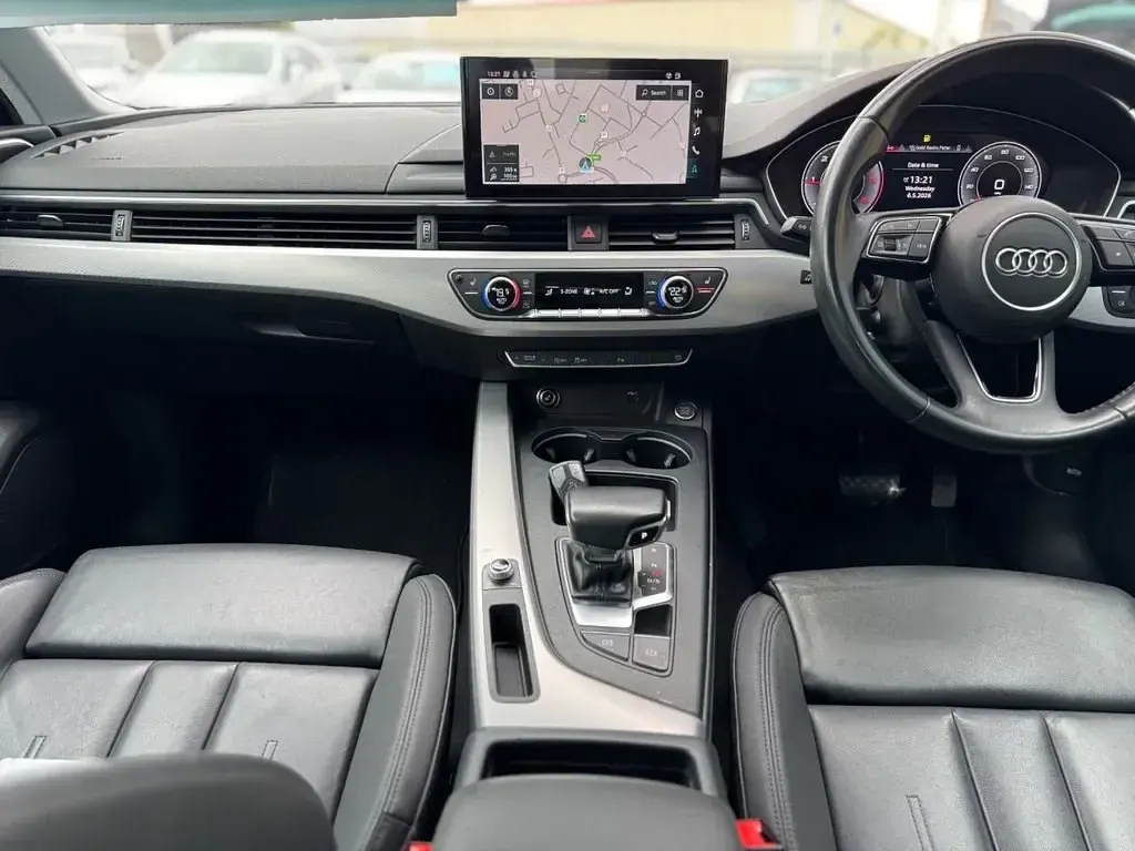 Begagnad Audi A4 Sport 163 HK (119 kW) 2020 Svart Sedan