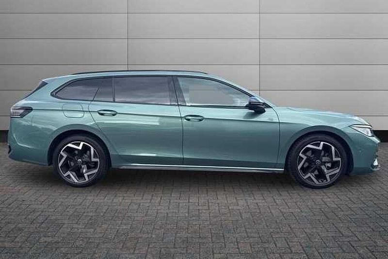 Used VW Passat 150 HP (110 kW) 2025 Estate