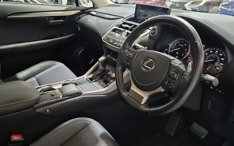 Used Lexus NX300h 197 HP (144 kW) 2021 Silver SUV