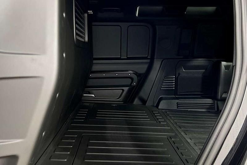 Used Land Rover Defender HSE Dynamic 296 HP (217 kW) 2023 Black SUV