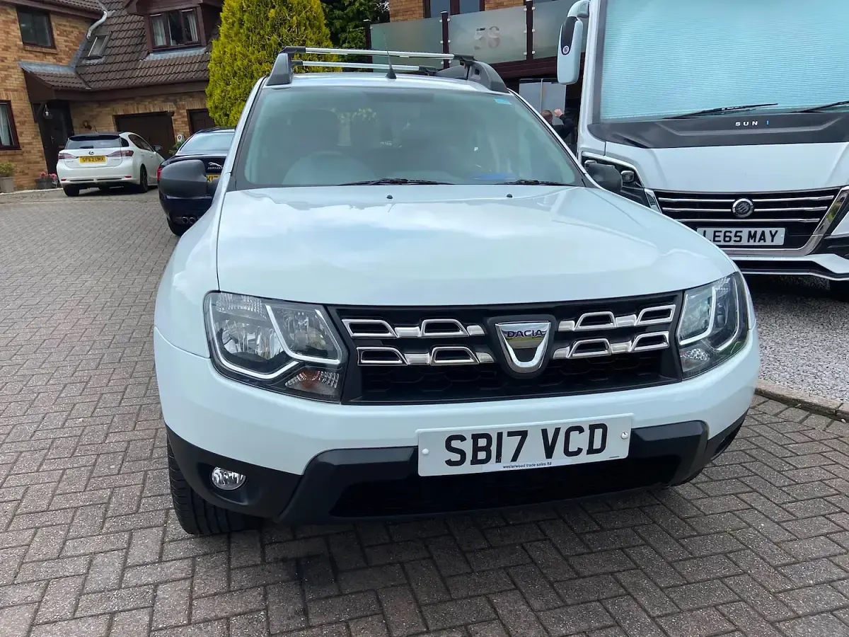 Used Dacia Duster Ambiance 115 HP (84 kW) 2017 White SUV