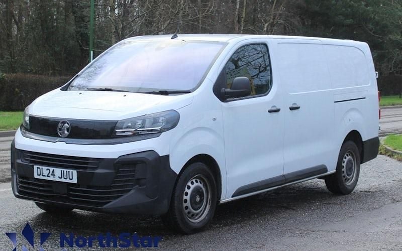 Used Vauxhall Vivaro 145 HP (106 kW) 2024 White MPV