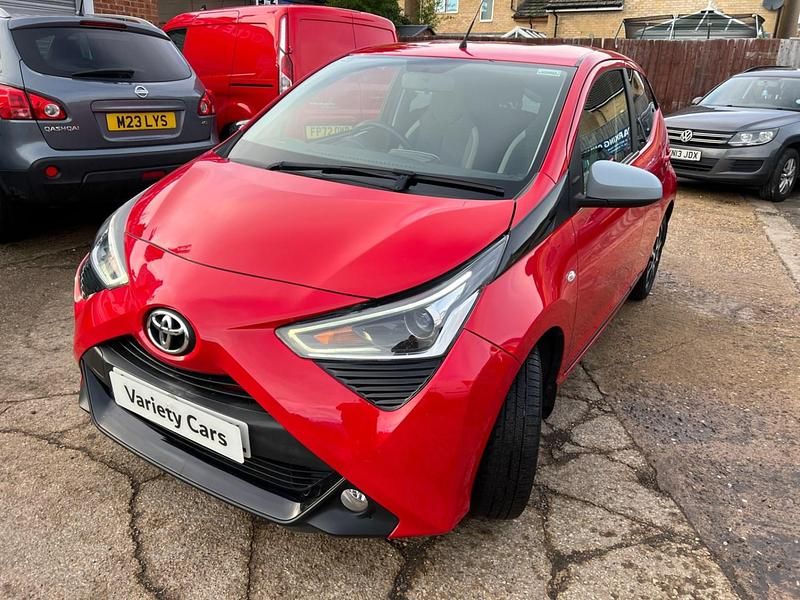 Used Toyota Aygo Trend 72 HP (52 kW) 2020 Red Hatchback