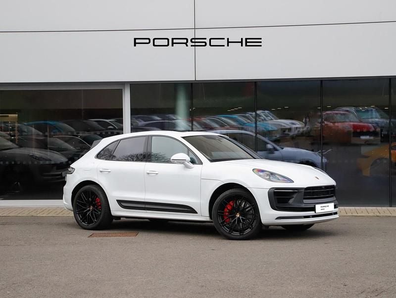 Used Porsche Macan 440 HP (323 kW) 2022 Carrara white metallic SUV
