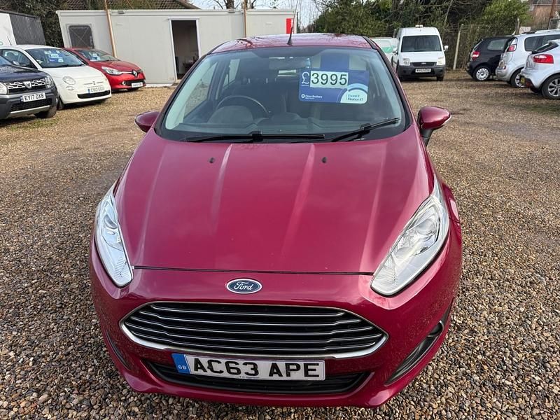 Used Ford Fiesta Zetec 2013 Red Hatchback
