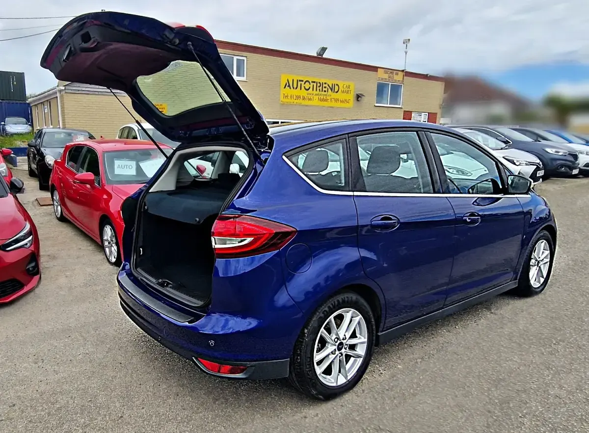 Used Ford C-MAX Zetec 125 HP (91 kW) 2015 Blue MPV
