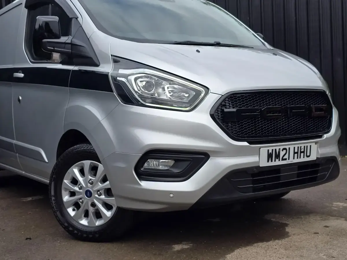 Used Ford Transit Custom Limited 170 HP (125 kW) 2021 Silver Van