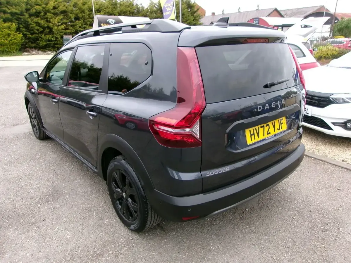 Used Dacia Jogger Extreme 110 HP (80 kW) 2022 Grey MPV
