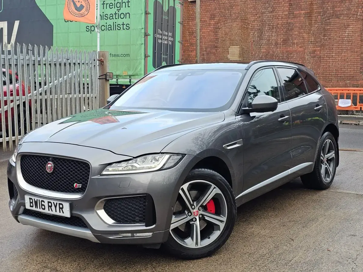 Usado Jaguar F-Pace S 300 HP (220 kW) 2016 Cinzento SUV
