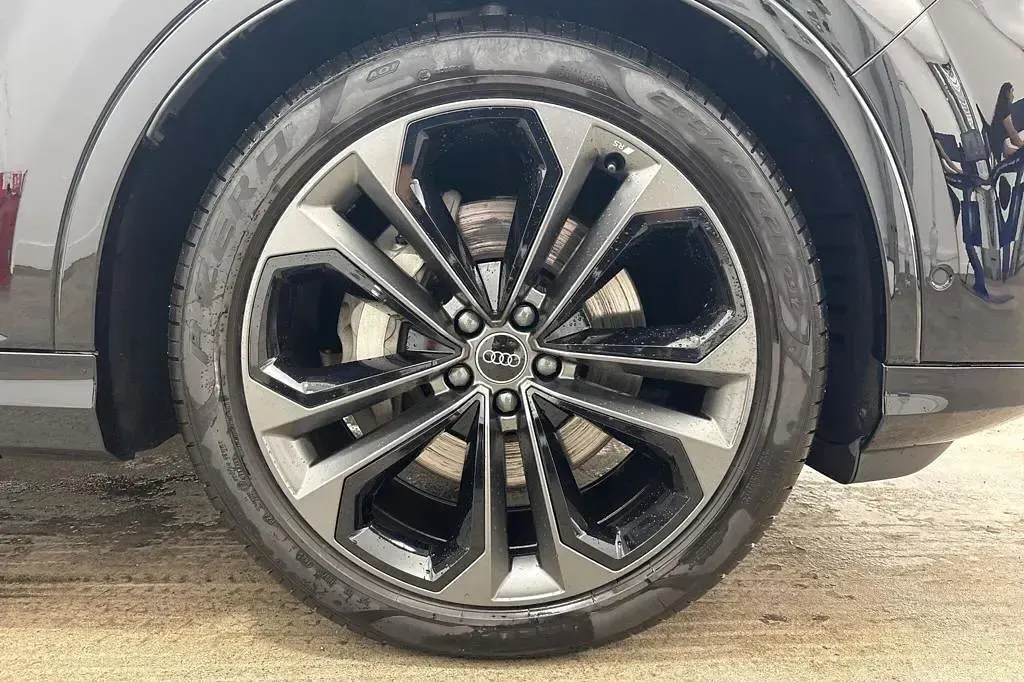 Used Audi Q7 Black Edition 281 HP (206 kW) 2025 Black SUV