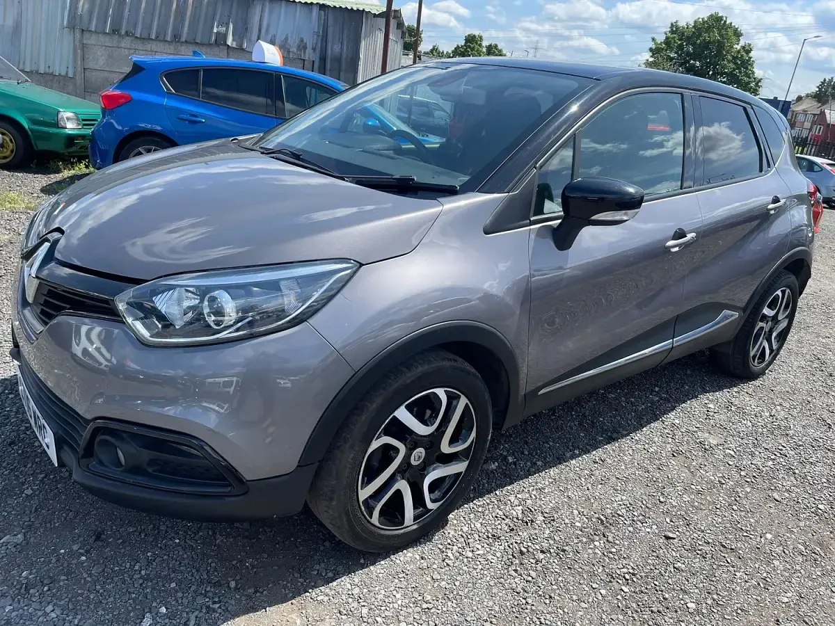 Used Renault Captur Dynamique 90 HP (66 kW) 2016 Grey SUV