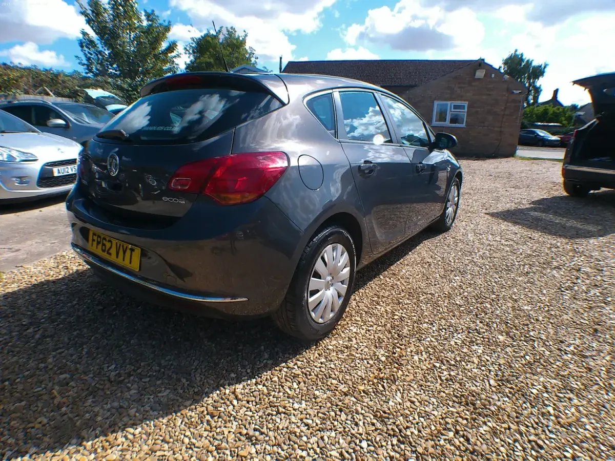 Used Vauxhall Astra 130 HP (95 kW) 2012 Grey Hatchback