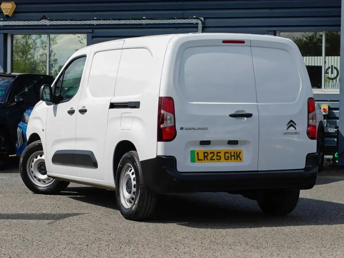 Used Citroën Berlingo 98 kW (134 HP) 2025 White MPV