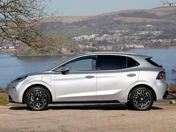 New MG MG4 EV 117 kW (160 HP) 2026 Silver Hatchback