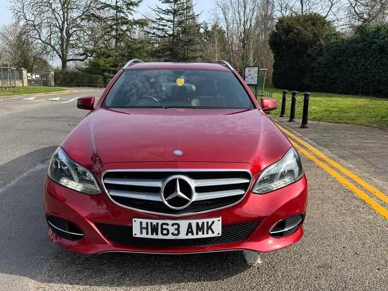Used Mercedes E220 SE 2013 Red Estate