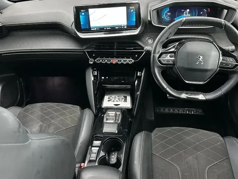 Second-hand Peugeot 2008 Premium 100 kW (136 CP) 2023 Gri SUV