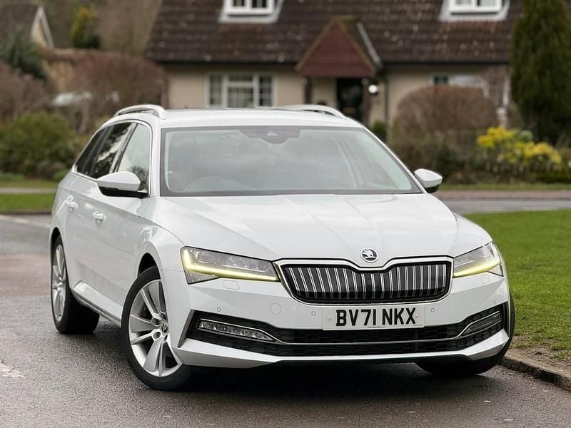 White Used 2021 Skoda Superb SE L Estate | £15,450 (Good price) - Image 1/4