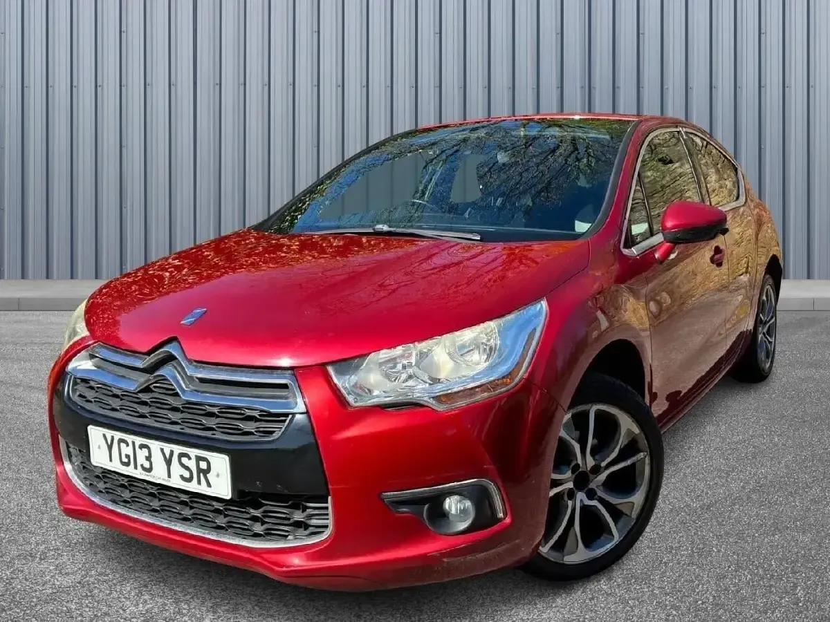 Usado Citroën DS4 115 HP (84 kW) 2013 Vermelho Citadino